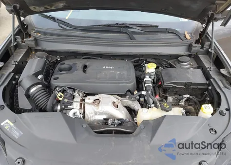 2019 Jeep Cherokee Latitude Plus 4X4 z USA, uszkodzony, nr VIN 1C4PJMLN1KD142394